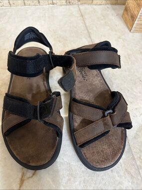 River Rapids Brown and Black Velcro Strap Men’s Sandals 10